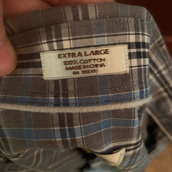 Men’s button down shirt. - Picture 4 of 5